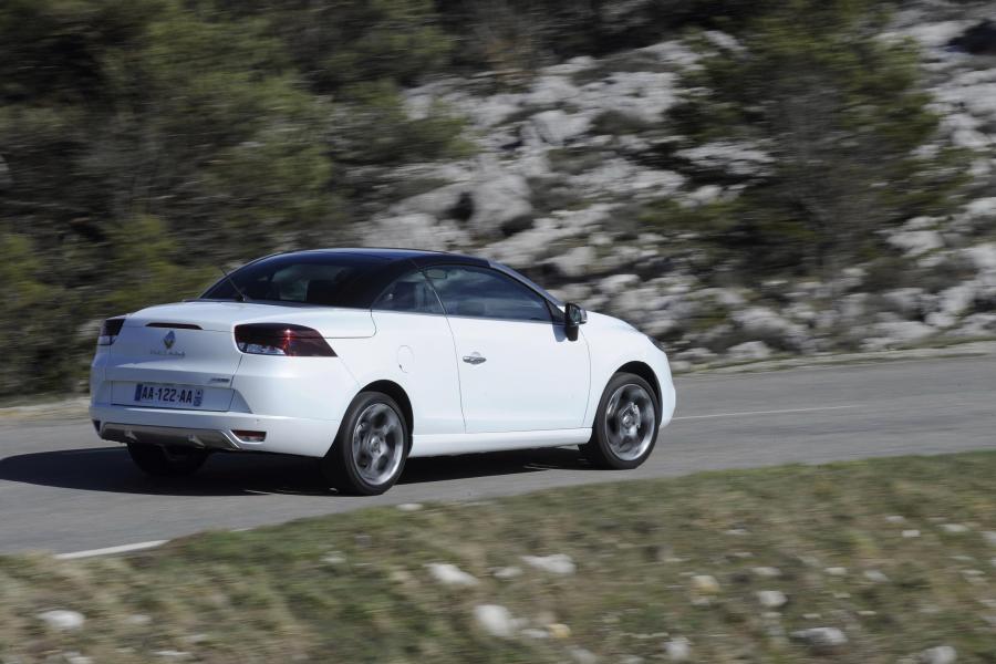  Renault Megane Coupe Cabriolet GT 2011 года  (фото 15 из 27)